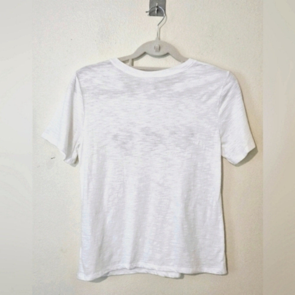 Cinq à Sept White Tee with Black Heart Design - Picture 4 of 7